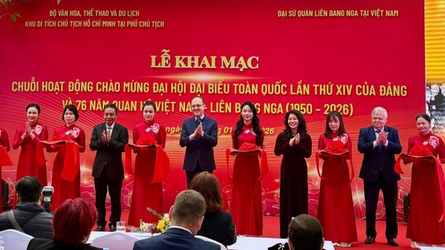 President Ho Chi Minh Relic Site receives 30 rare archival photos from Russia