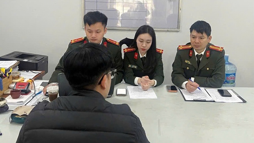 Ghép ảnh xuyên tạc lãnh tụ để câu “view” bán bất động sản bị phạt 30 triệu đồng