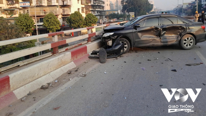 Giải pháp nào xóa “điểm đen” tai nạn giao thông tại cầu vượt Ngã Tư Vọng?