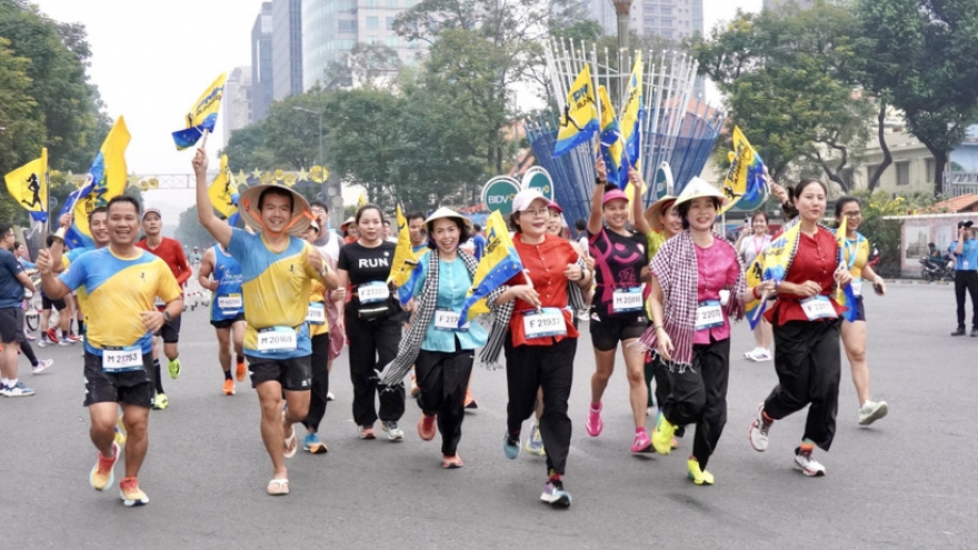 Nearly 11,000 runners take part in Ho Chi Minh City Marathon