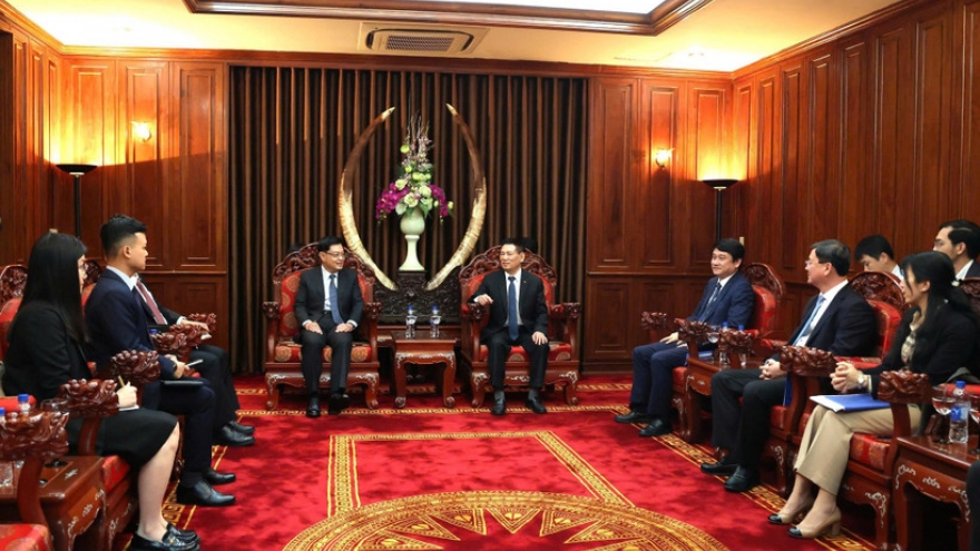 Deputy Prime Minister receives former Singaporean Deputy PM