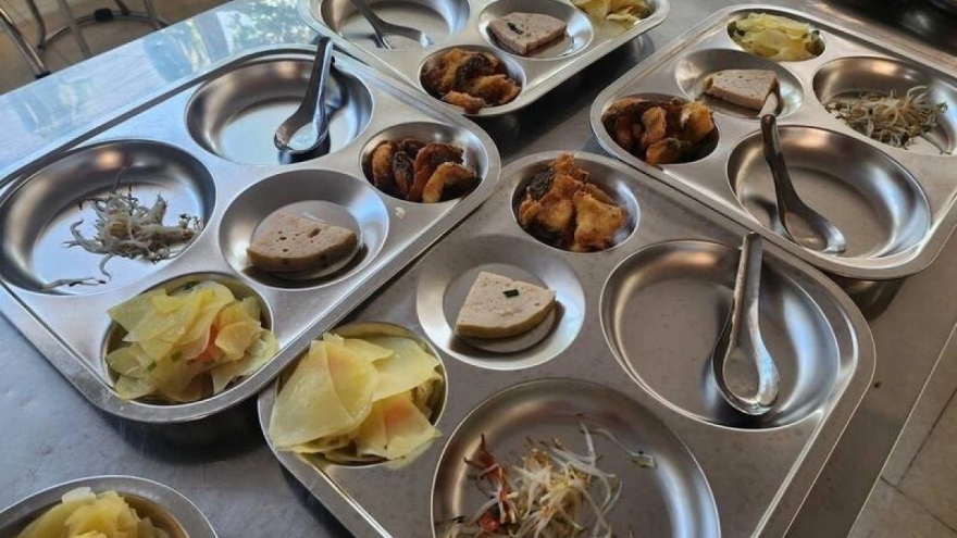 Khoảng trống trong bữa ăn học đường