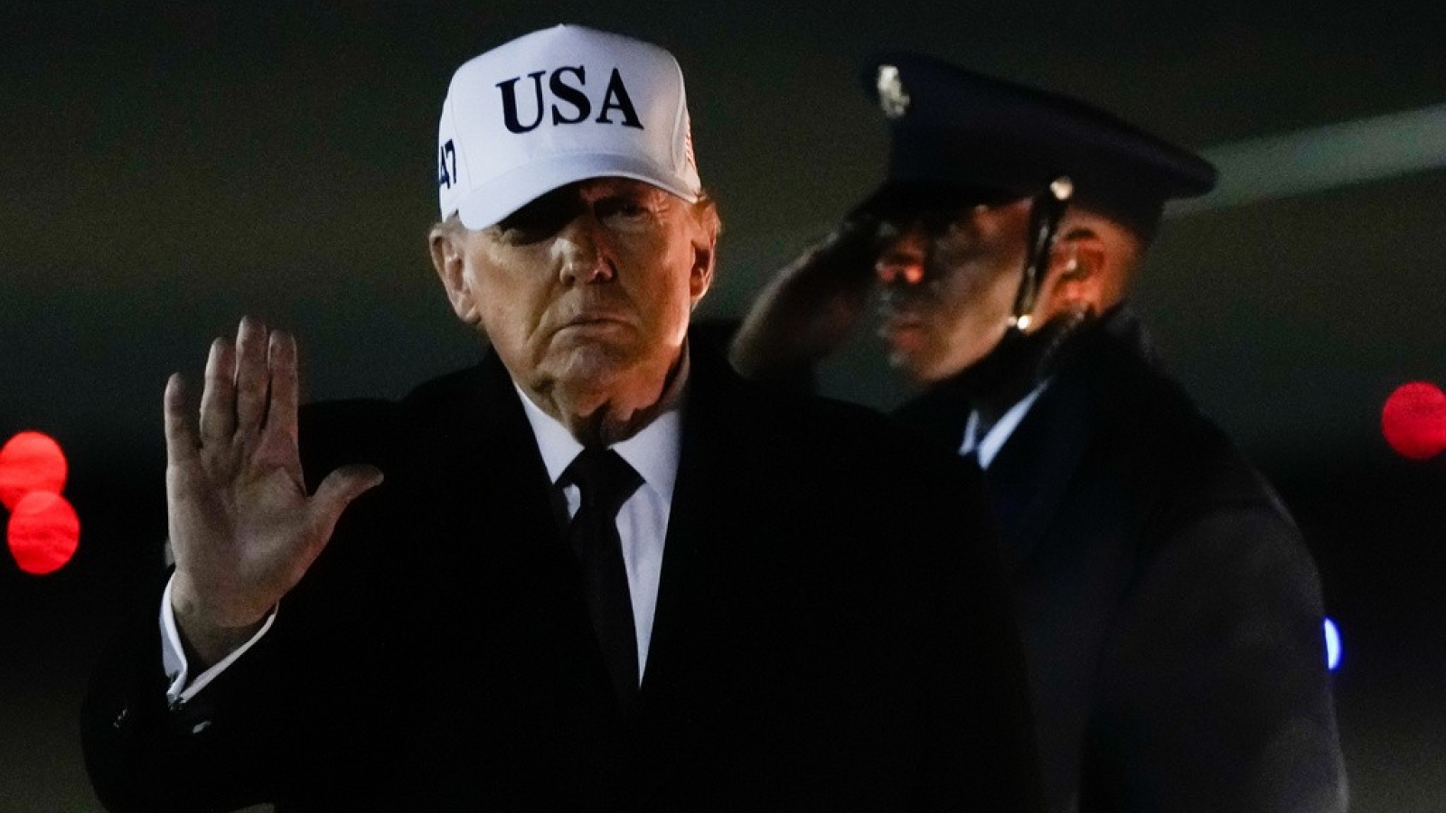 Ông Trump dọa áp thuế với các nước không ủng hộ việc Mỹ kiểm soát Greenland