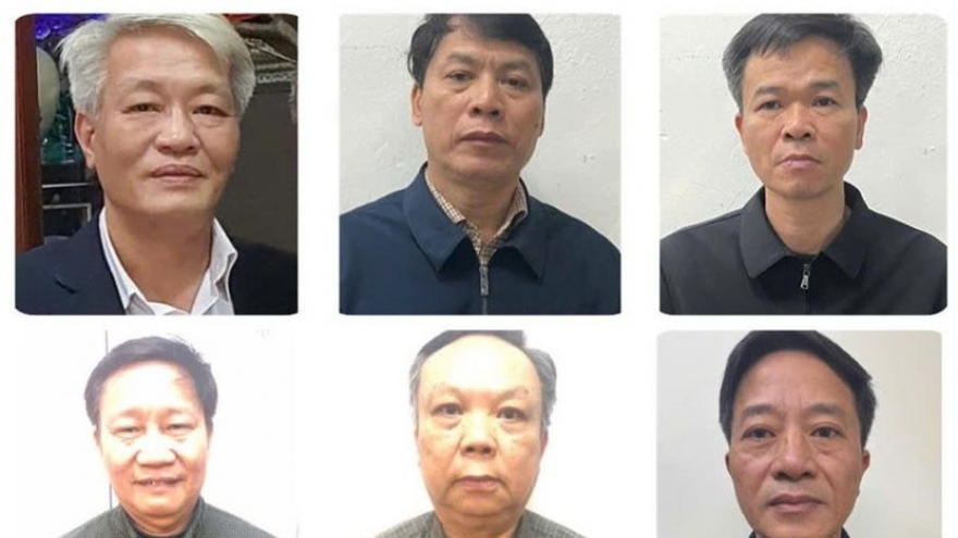 Thu giữ hàng trăm miếng vàng và nhiều “sổ đỏ” của ông chủ Công ty Hoàng Dân