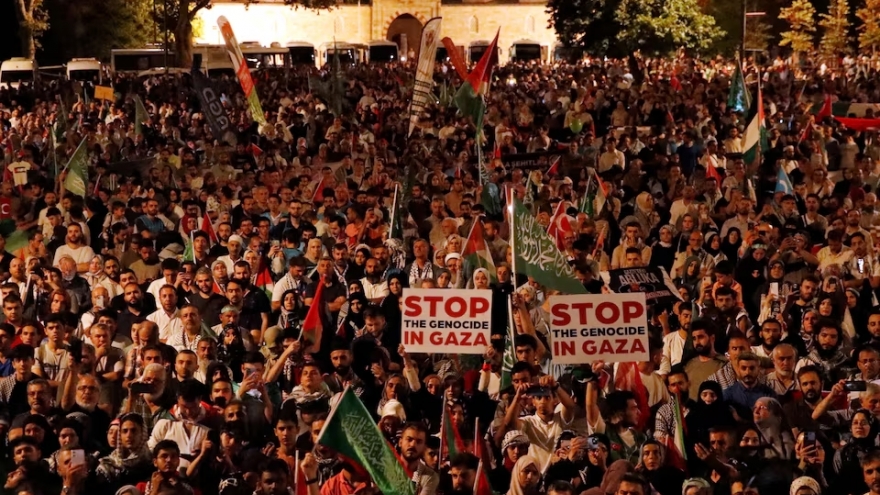 Nửa triệu người tuần hành trong ngày đầu năm mới để ủng hộ người dân Gaza