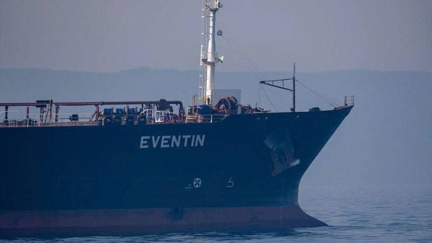 Ấn Độ có thể bị Mỹ áp thuế 500% vì mua dầu thô của Nga