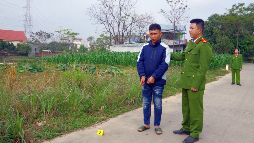 Khởi tố, bắt tạm giam đối tượng hiếp dâm người dưới 16 tuổi