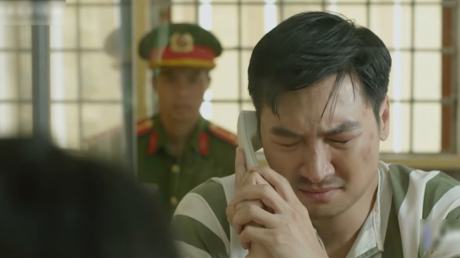“Lằn ranh” – phim chính luận hiếm hoi giữ được nhịp căng đến phút cuối
