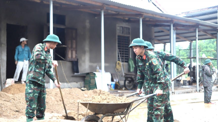 Huế về đích “Chiến dịch Quang Trung” dựng nhà cho dân vùng lũ