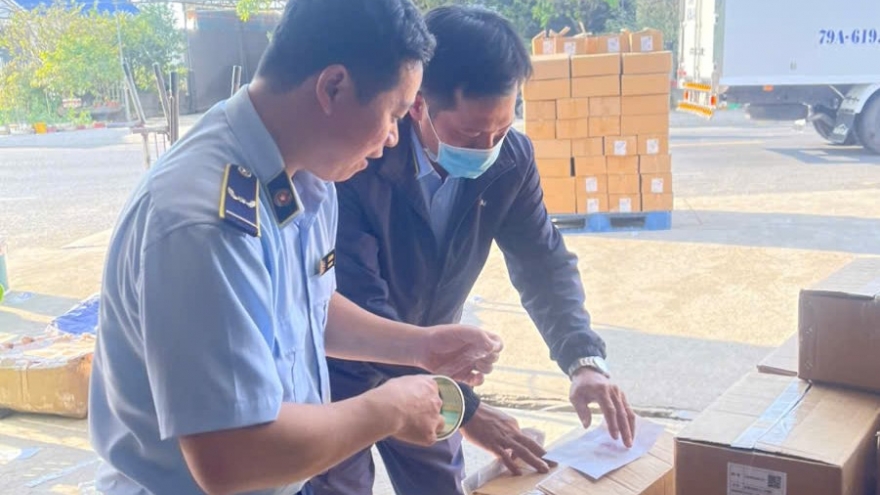 Phát hiện, tạm giữ lô hàng 999 sản phẩm nghi không rõ nguồn gốc ven Quốc lộ 1