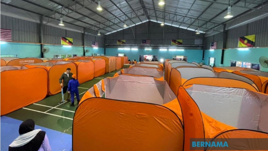 Gần 3.500 người sơ tán, 35 trường học đóng cửa vì lũ lụt và sạt lở đất ở Malaysia