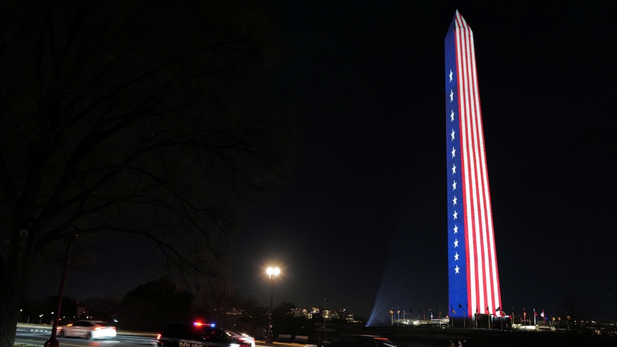 Mỹ thắp nến sinh nhật cao nhất thế giới, bắt đầu chuỗi kỷ niệm 250 năm lập quốc