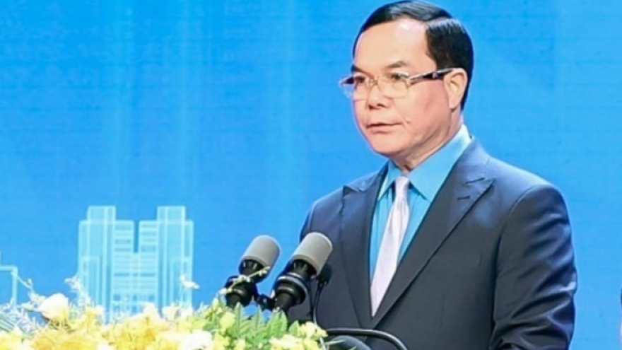 Building modern, strong Vietnamese working class in new development era