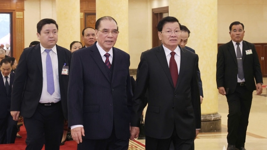 Tổng Bí thư, Chủ tịch nước Lào thăm nguyên Tổng Bí thư Nông Đức Mạnh