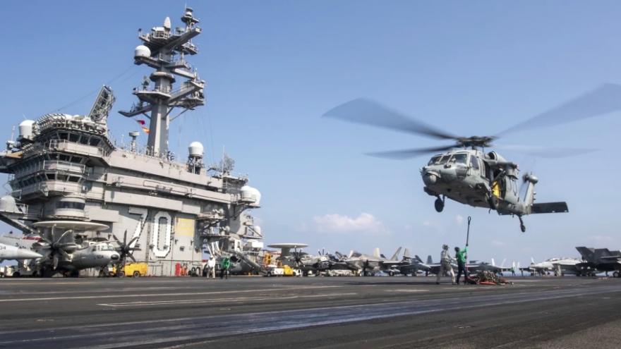 Tàu sân bay Mỹ áp sát Vịnh Ba Tư, Iran sẵn sàng tung đòn đáp trả?