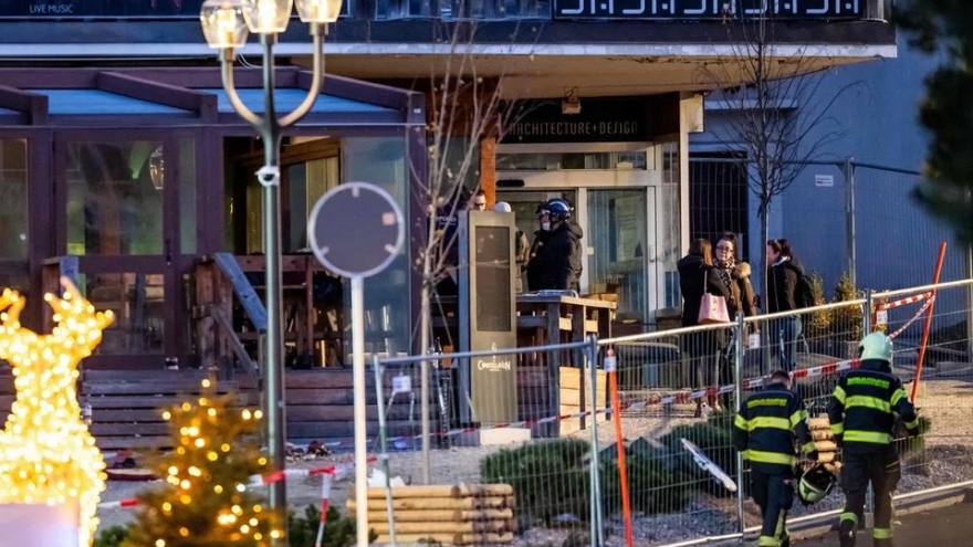 Từ pháo sáng trên chai rượu đến thảm kịch cháy quán bar ở Thụy Sĩ