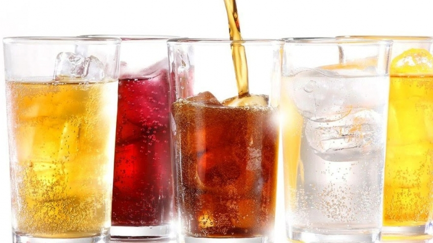 Loại nước ai cũng nghĩ tốt cho sức khỏe nhưng uống nhiều lại "mang họa vào thân"