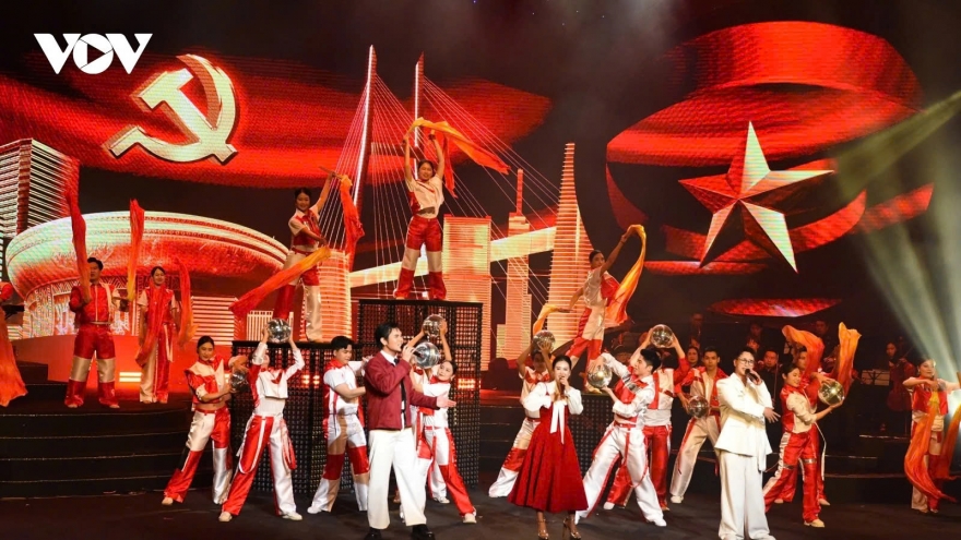 Special art programme welcomes 14th National Party Congress