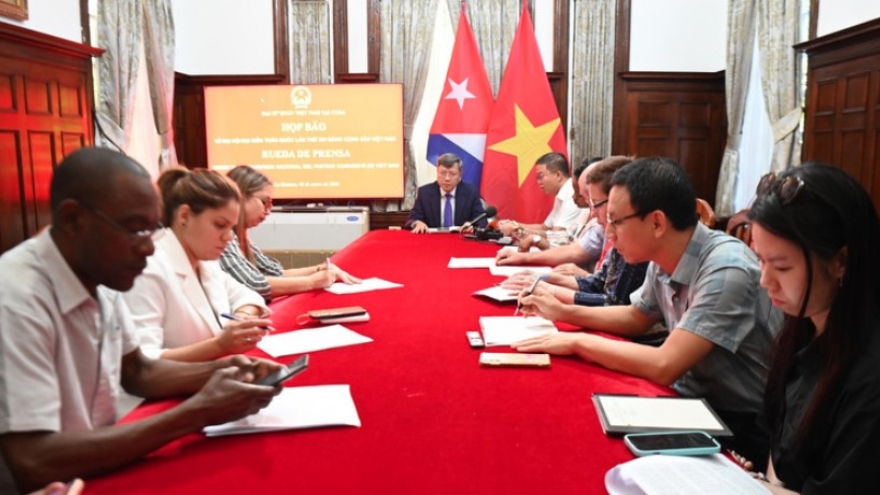 Cuban journalists commend Vietnam’s development achievements
