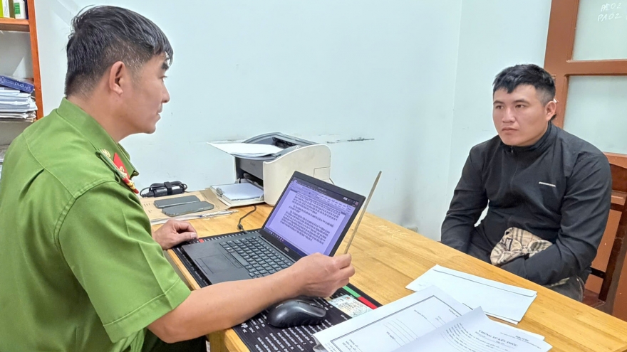 Xử phạt người đàn ông dùng đũa tấn công tài xế taxi