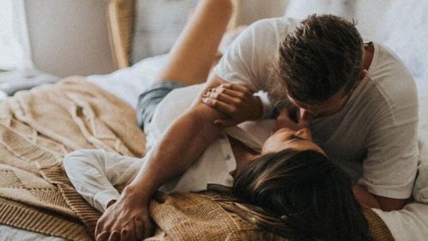 "Chiều lòng" vợ thì kiệt sức, "không chiều" được thì mất hòa khí gia đình