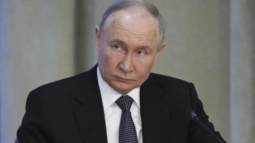 Ông Putin gặp quan chức an ninh Iran khi Mỹ cảnh báo hành động quân sự