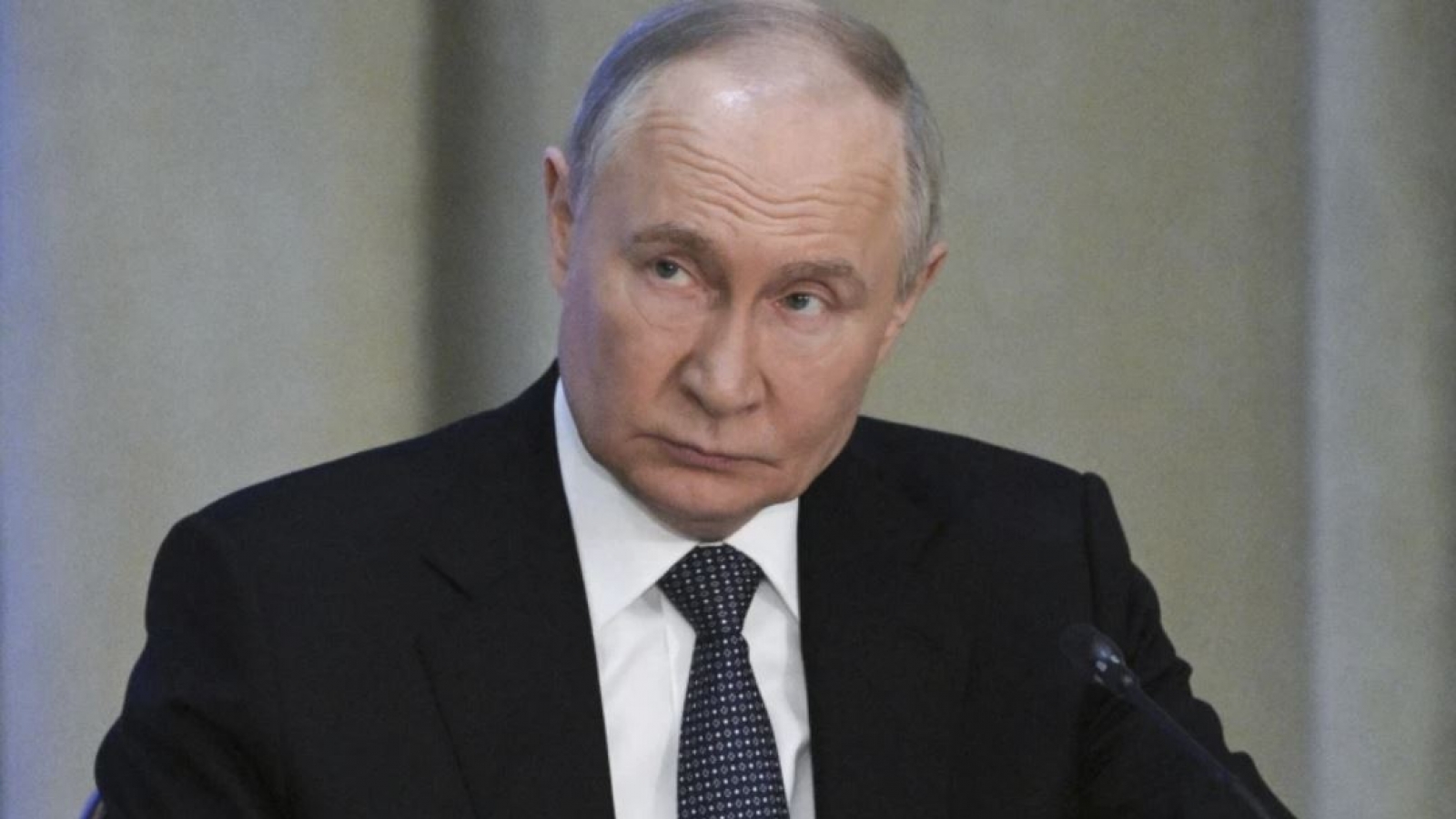 Ông Putin gặp quan chức an ninh Iran khi Mỹ cảnh báo hành động quân sự