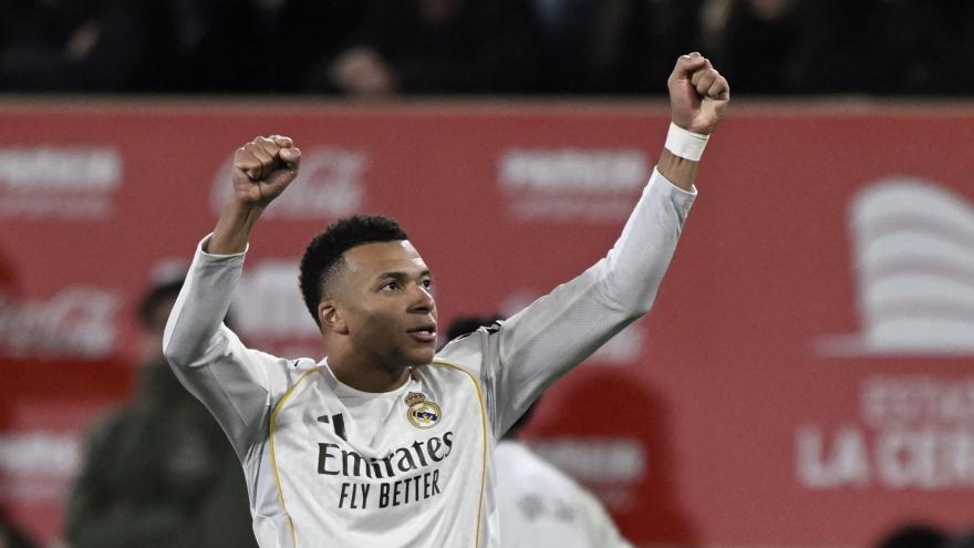 Mbappe tỏa sáng, Real Madrid soán ngôi đầu của Barca