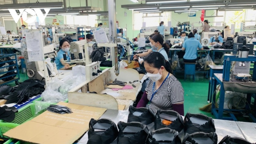 Vietnam targets improvements in business environment, national competitiveness