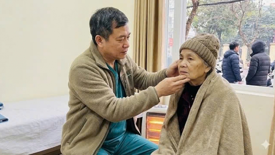 Rét đậm miền Bắc làm gia tăng bệnh liệt dây thần kinh số 7