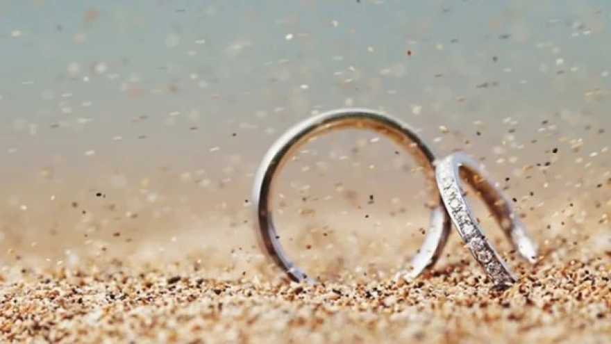 9 năm bên nhau nhưng vẫn mong manh vì không hôn thú, không con chung