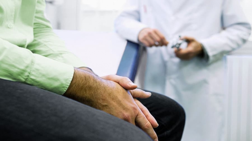 Có phải tôi bị suy thận nên quan hệ vợ chồng hầu như không làm được gì?