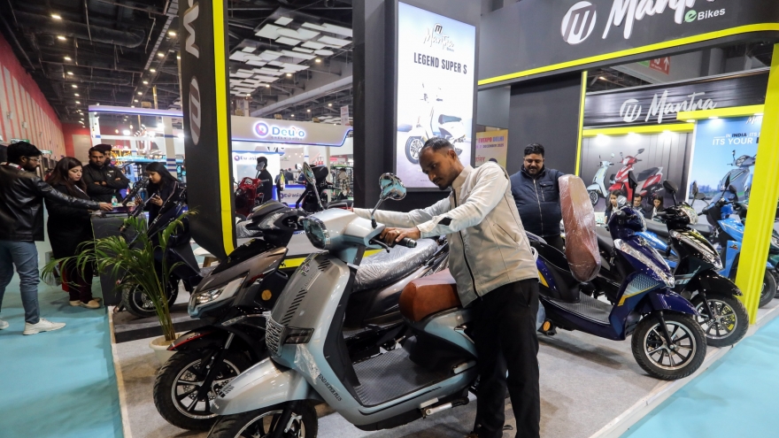 Ấn Độ trợ cấp hơn 500 USD cho mỗi xe xăng dầu chuyển đổi sang điện hóa tại thủ đô