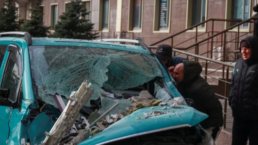 Ukraine tố Nga ồ ạt tập kích Kiev bằng UAV và tên lửa