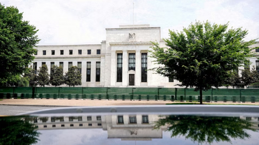 Cục dự trữ liên bang Mỹ giữ nguyên lãi suất, bất chấp sức ép từ Tổng thống Trump