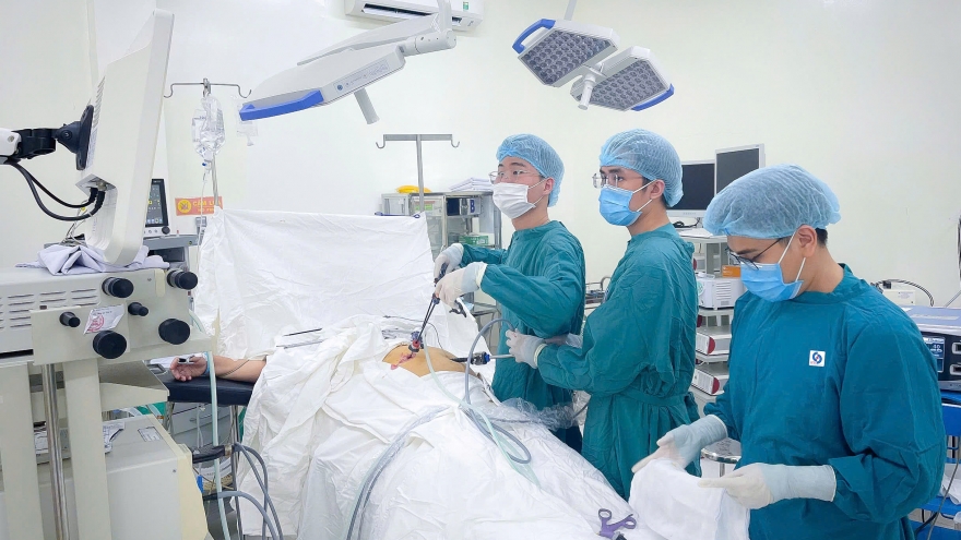 Xử lý thành công ca “sỏi chồng sỏi” phức tạp chỉ trong một lần can thiệp