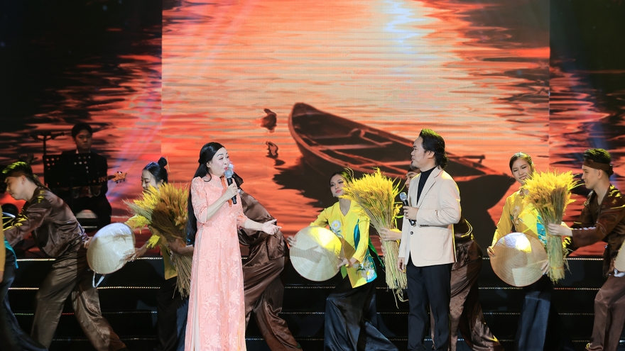 Tết Vạn Lộc 2026 kể chuyện mẹ và quê hương bằng ngôn ngữ sân khấu tinh tế