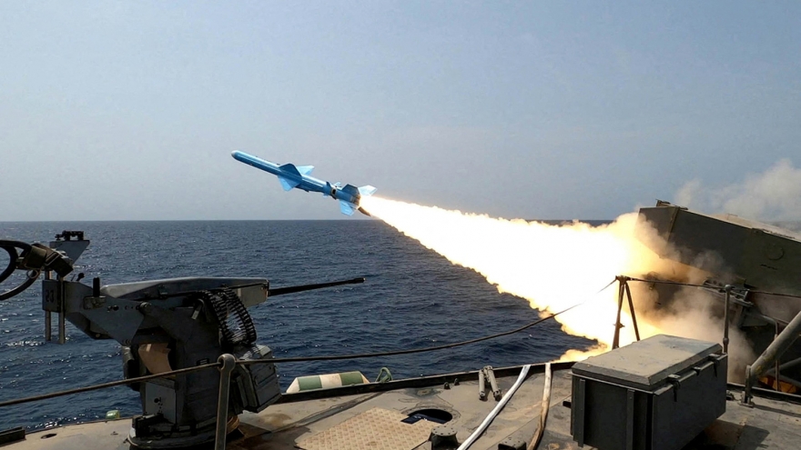 Toàn cảnh quốc tế sáng 6/2: Iran lộ diện tên lửa “át chủ bài”