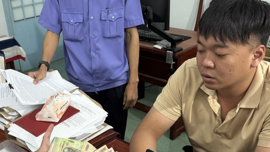 Một Thư ký TAND tỉnh An Giang bị bắt tạm giam vì "vòi tiền" chạy án