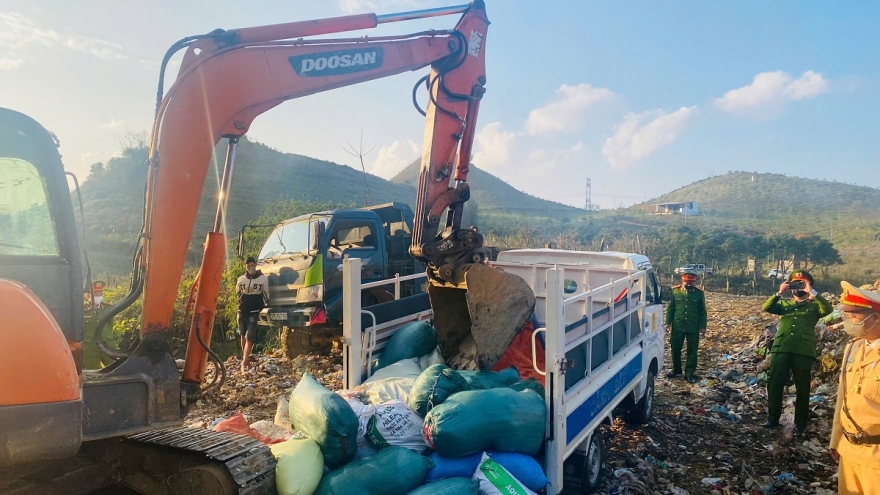 Tiêu hủy 1,3 tấn nội tạng động vật không rõ nguồn gốc tại Sơn La