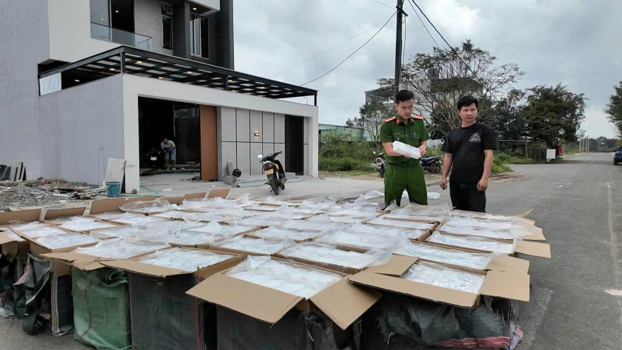 Phát hiện xe tải chở số lượng lớn thuốc lá điếu nhập lậu