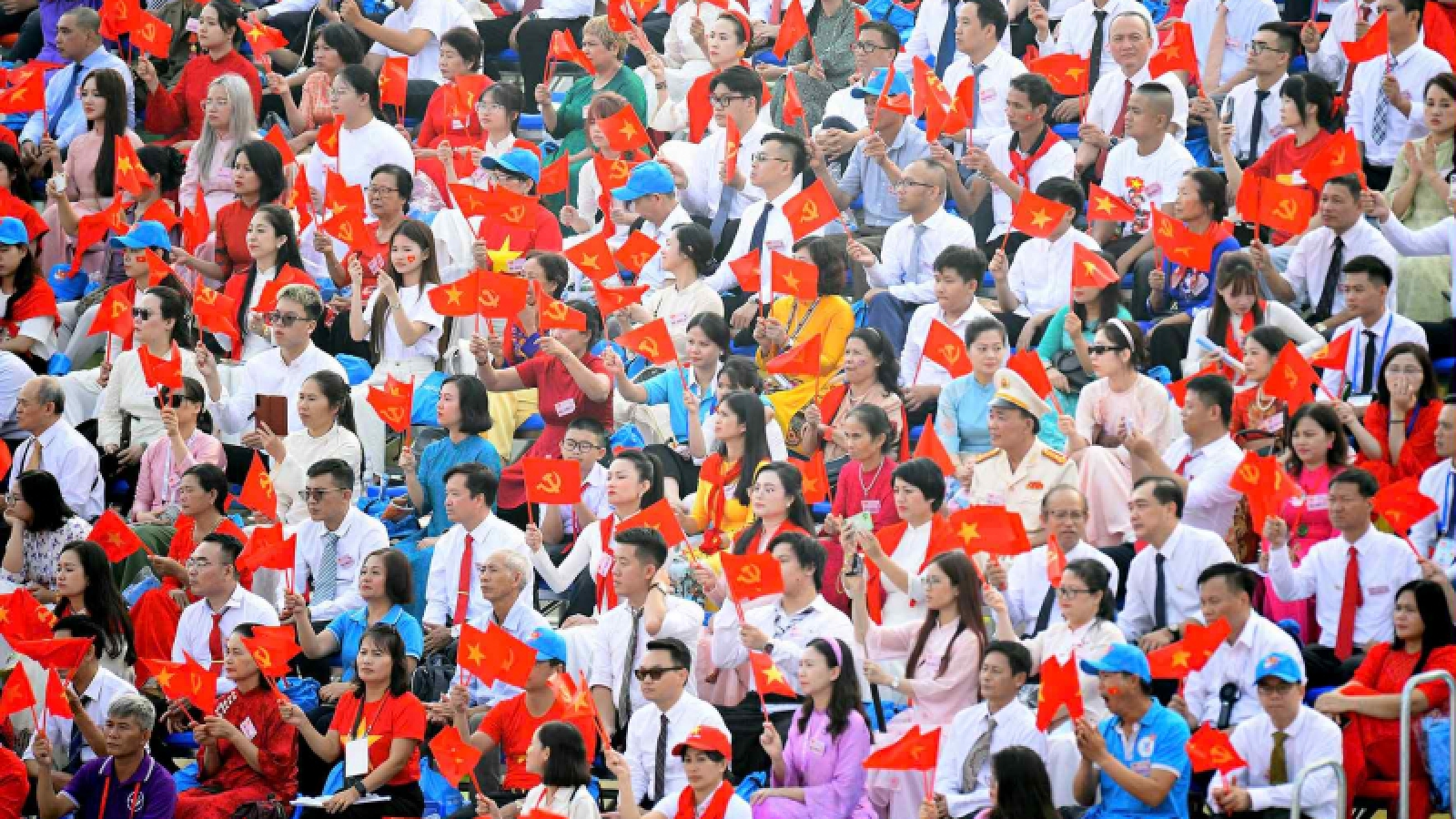 Tiến lên bằng hành động