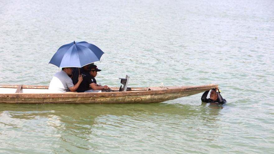 Tìm thấy 2 cây vàng người dân đánh rơi xuống sông Hương