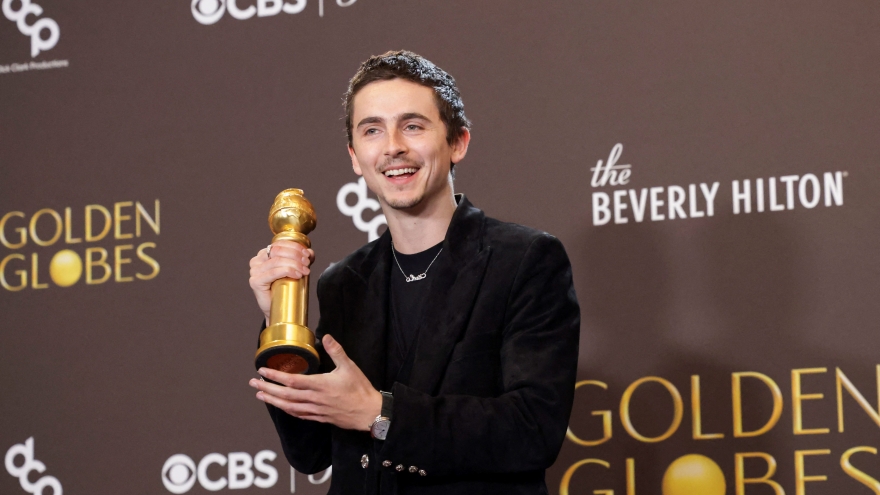Timothée Chalamet thắng lớn Quả Cầu Vàng 2026 với “Marty Supreme”