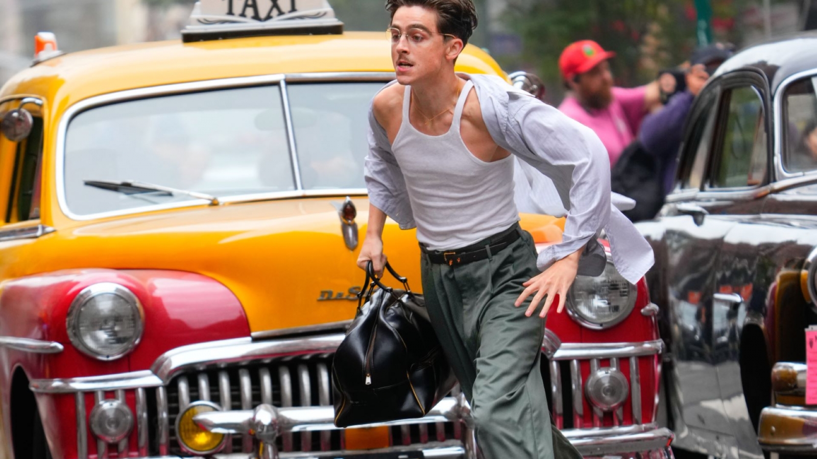 Timothée Chalamet và “Marty Supreme” bùng nổ phòng vé, tạo hiện tượng văn hóa