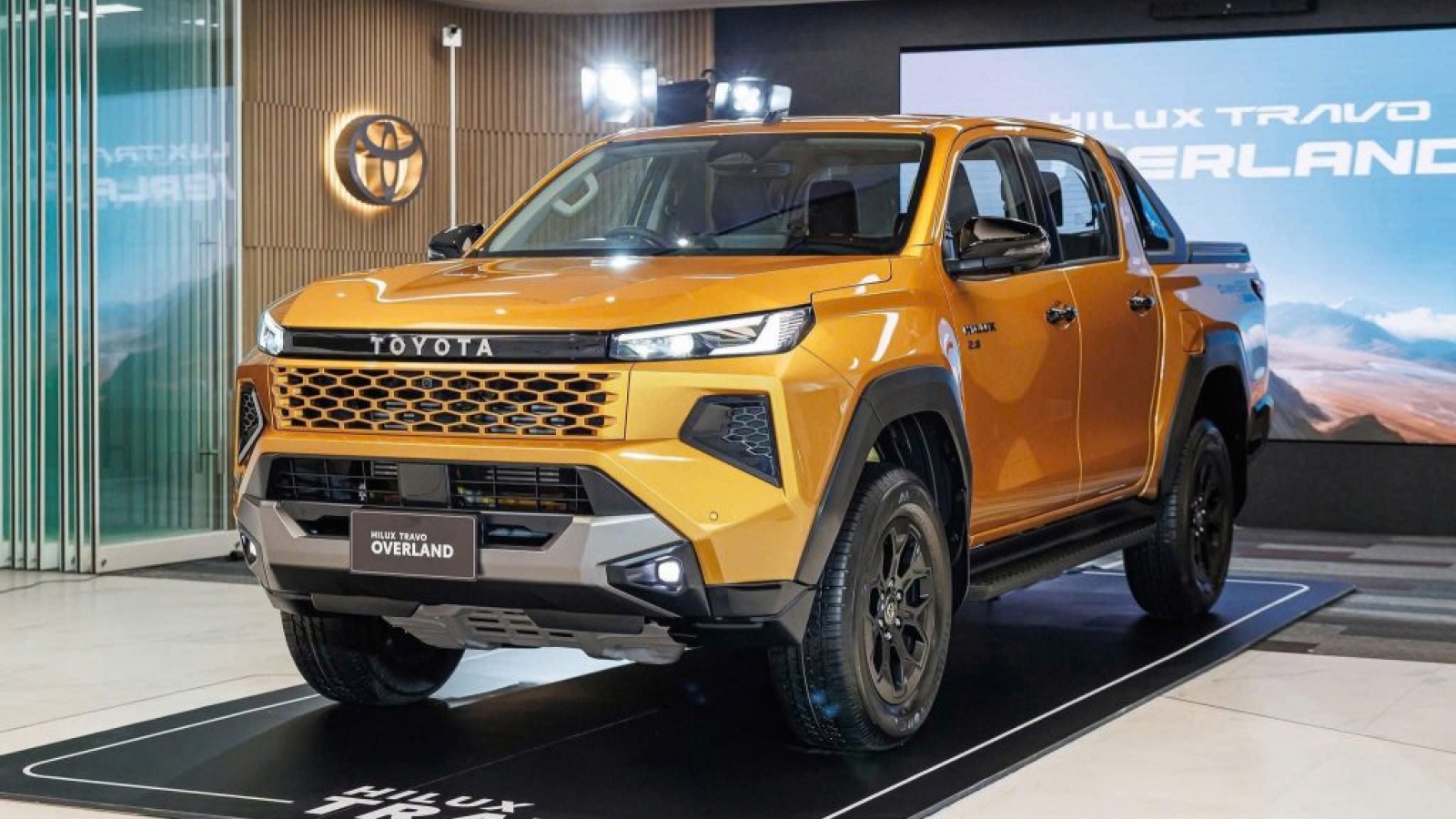Toyota bán ra gần 6.000 xe trong tháng 5/2026, Hilux "vượt mặt" Vios