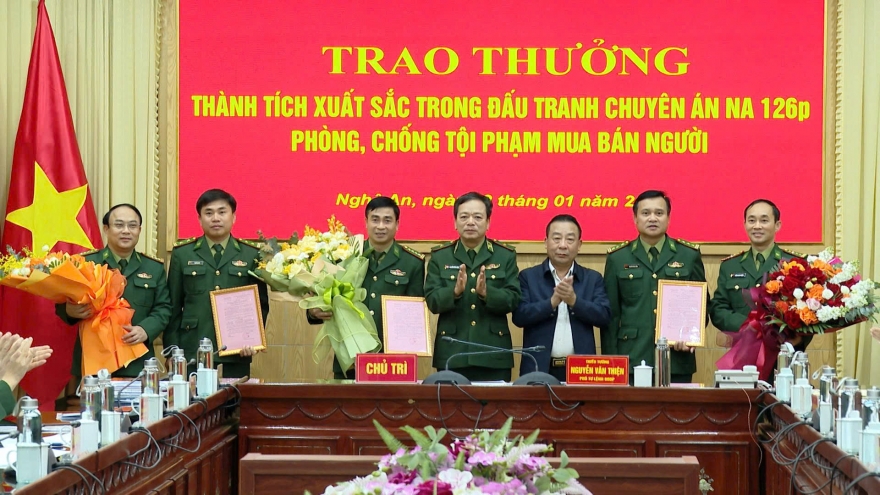 Bộ Tư lệnh Bộ đội Biên phòng trao thưởng lực lượng phá chuyên án mua bán người