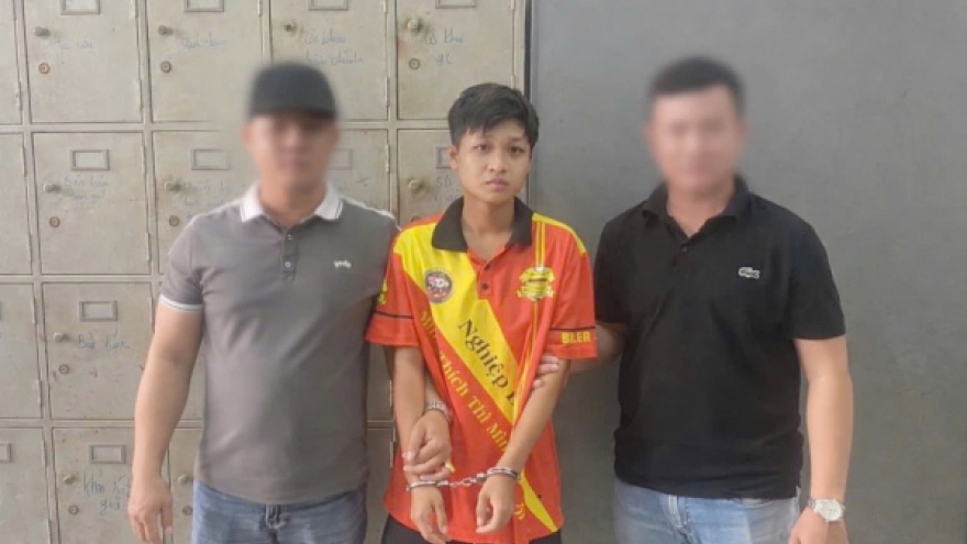 Trộm vàng của “vợ đồng giới” rồi bỏ trốn nhưng không thoát