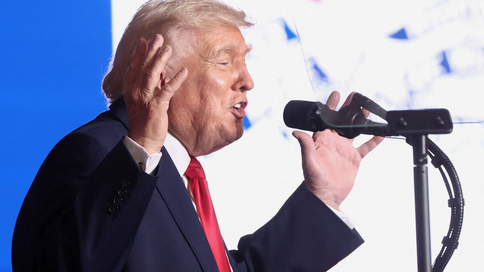 Ông Trump mở màn vận động bầu cử giữa kỳ, nhấn mạnh thành tựu kinh tế