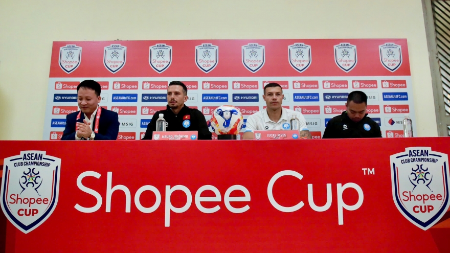 Xuân Son và đồng đội quyết tâm đánh bại đội bóng Singapore